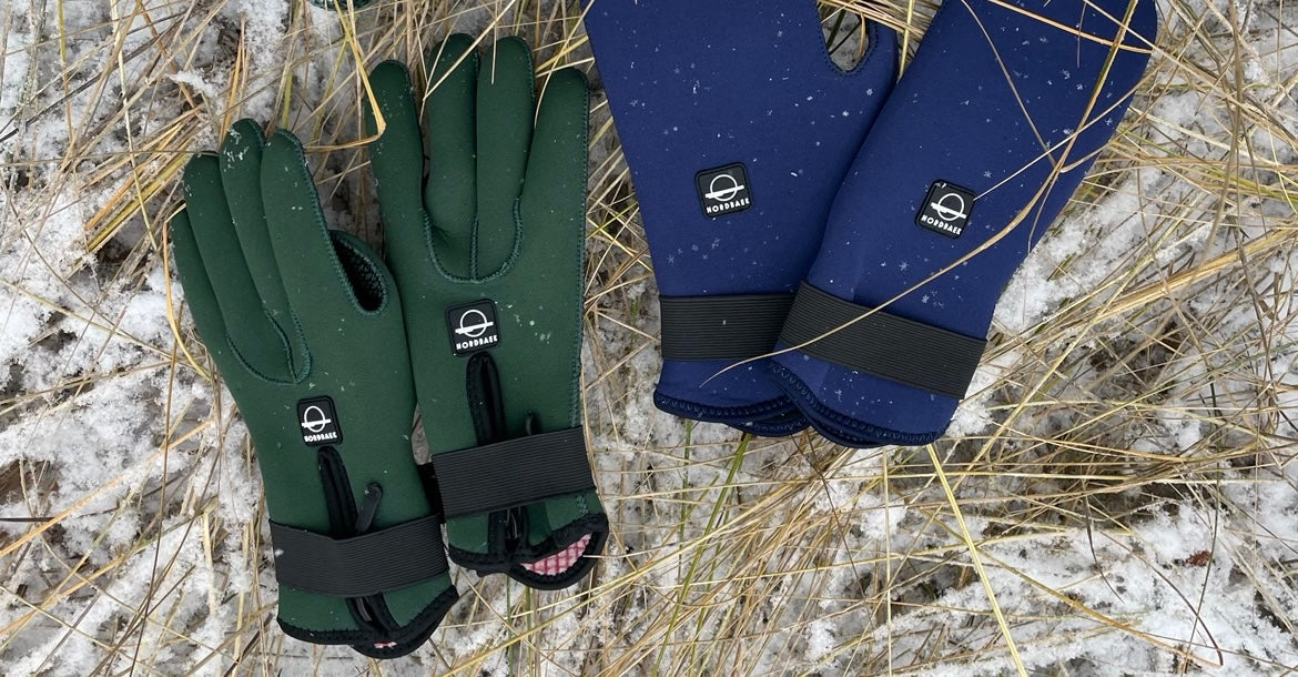 SWIM GLOVES WITH OR WITHOUT FINGERS?